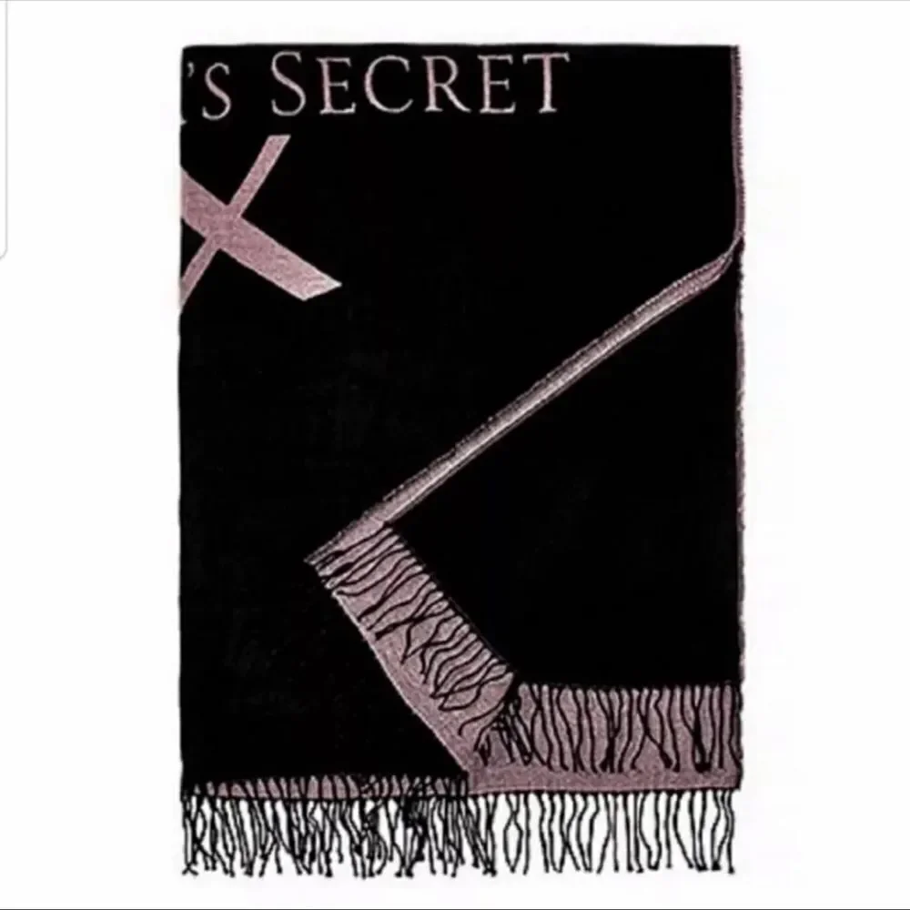 Victoria’s Secret Limited Edition Heart Victorias Secret Print Cozy Trow Blanket